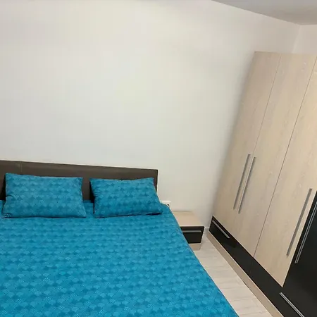 3 Decomandat Apartmán