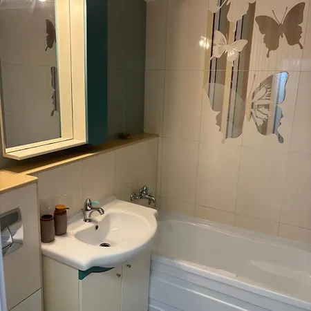 3 Decomandat Apartment