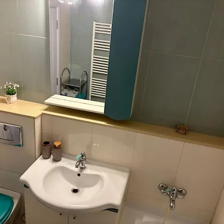 3 Decomandat Bukareszt