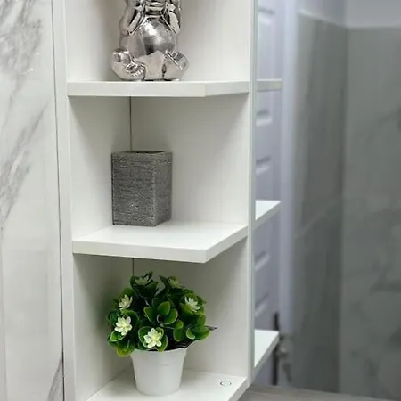 3 Decomandat Bucharest