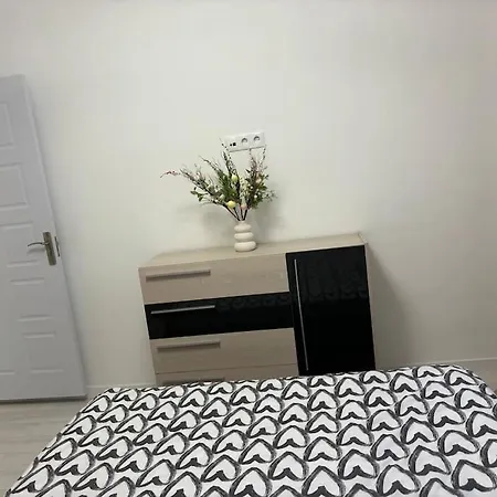 Apartament 3 Decomandat *