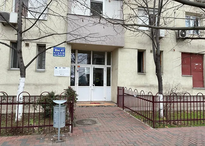 3 Decomandat * Bucureşti