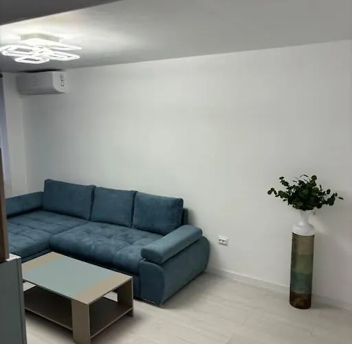 Apartament 3 Decomandat *