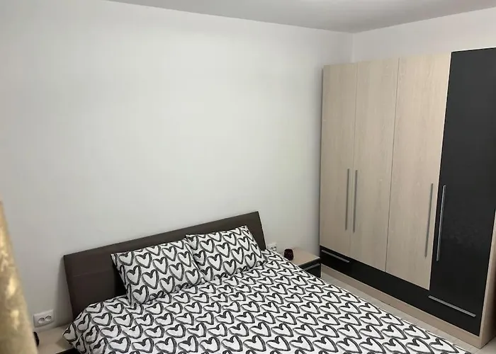 Apartament 3 Decomandat *