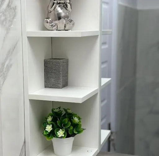 3 Decomandat Bucureşti