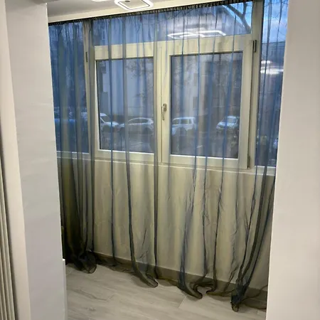 3 Decomandat Bükreş