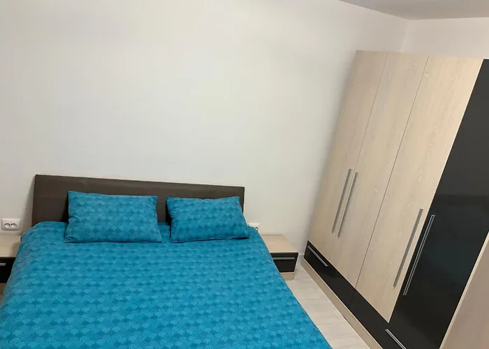 3 Decomandat דירה